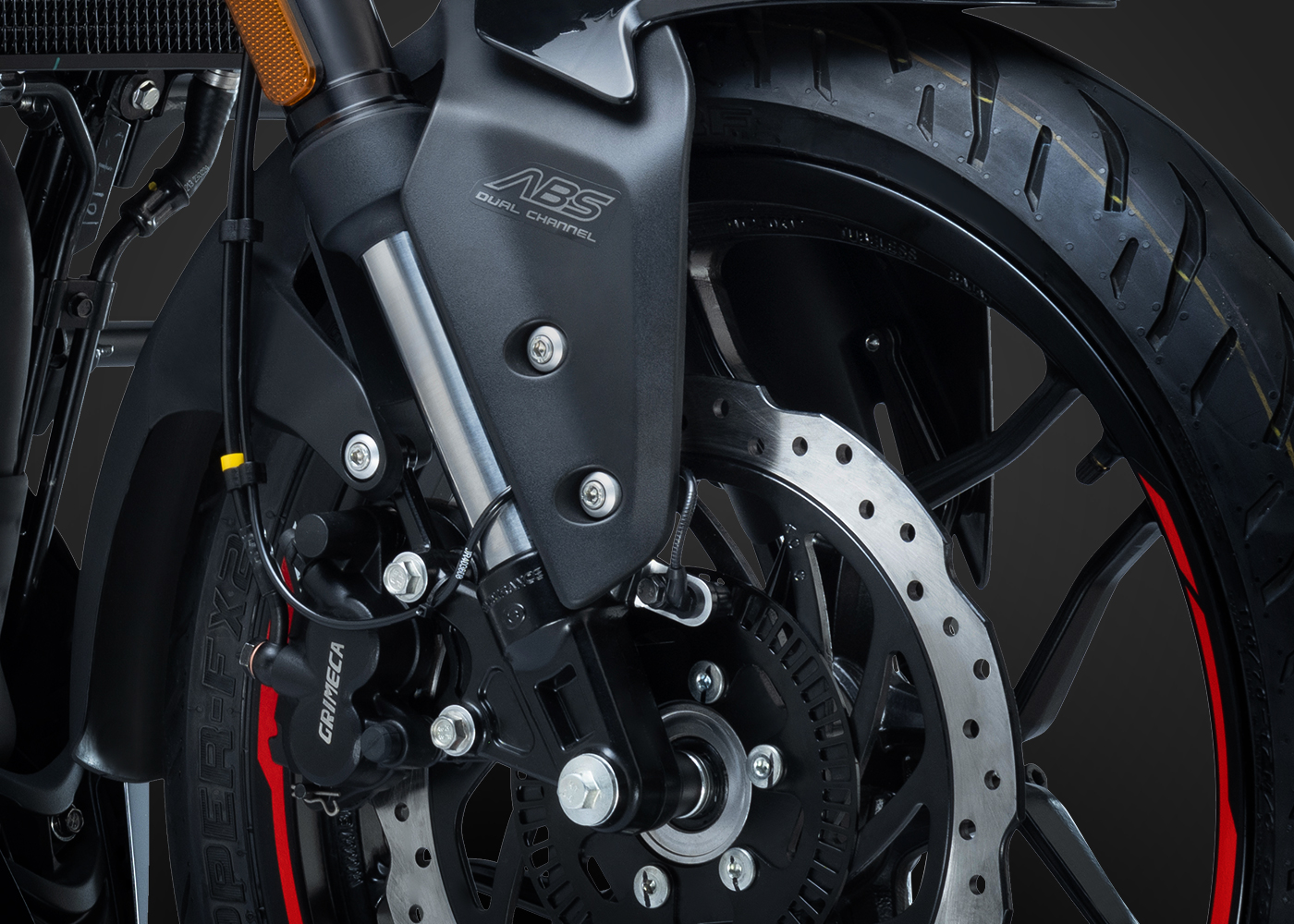 Bajaj Pulsar N250 — Перевёрнутая вилка